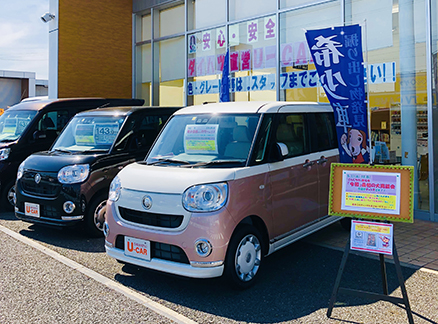 ♪希少なグレードや人気カラーのお車を常に入口で配置してます♪